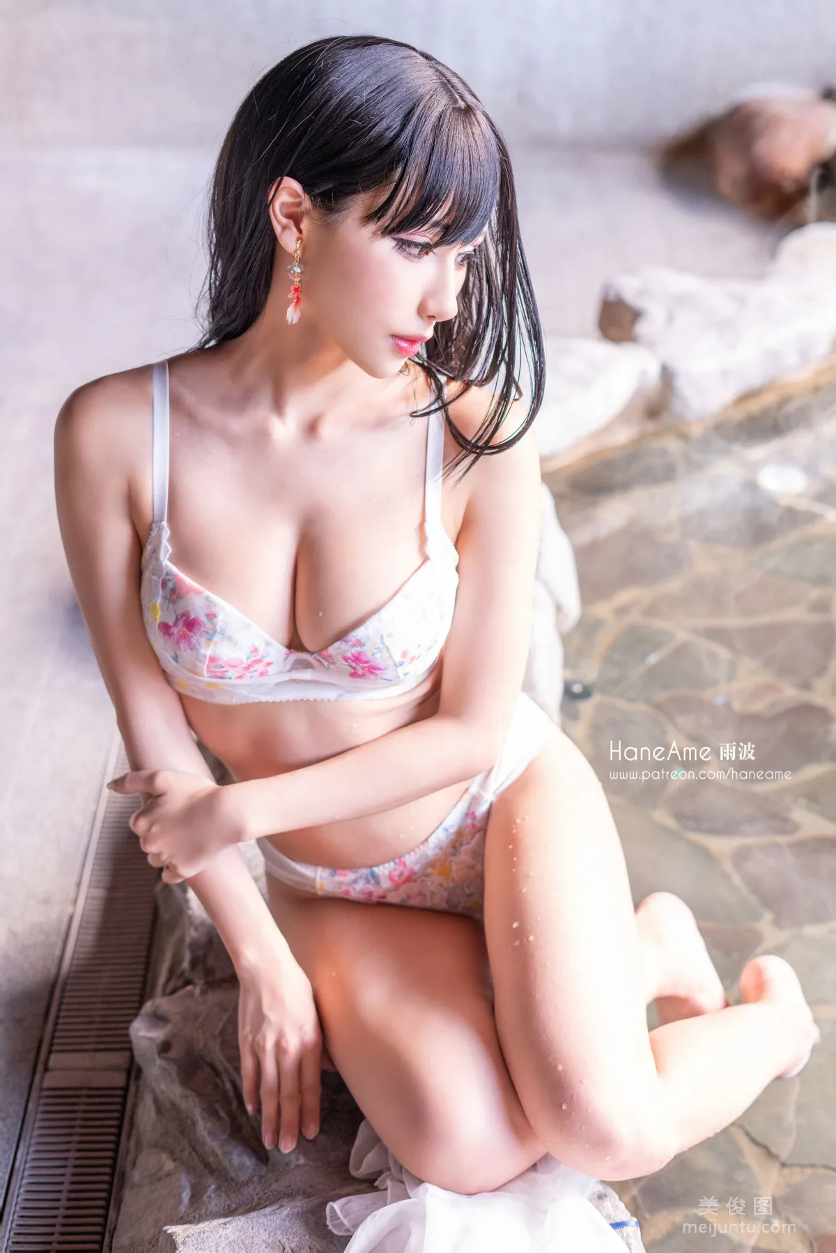 [網紅Coser美女] 雨波HaneAme 《溫泉》 寫真集 67