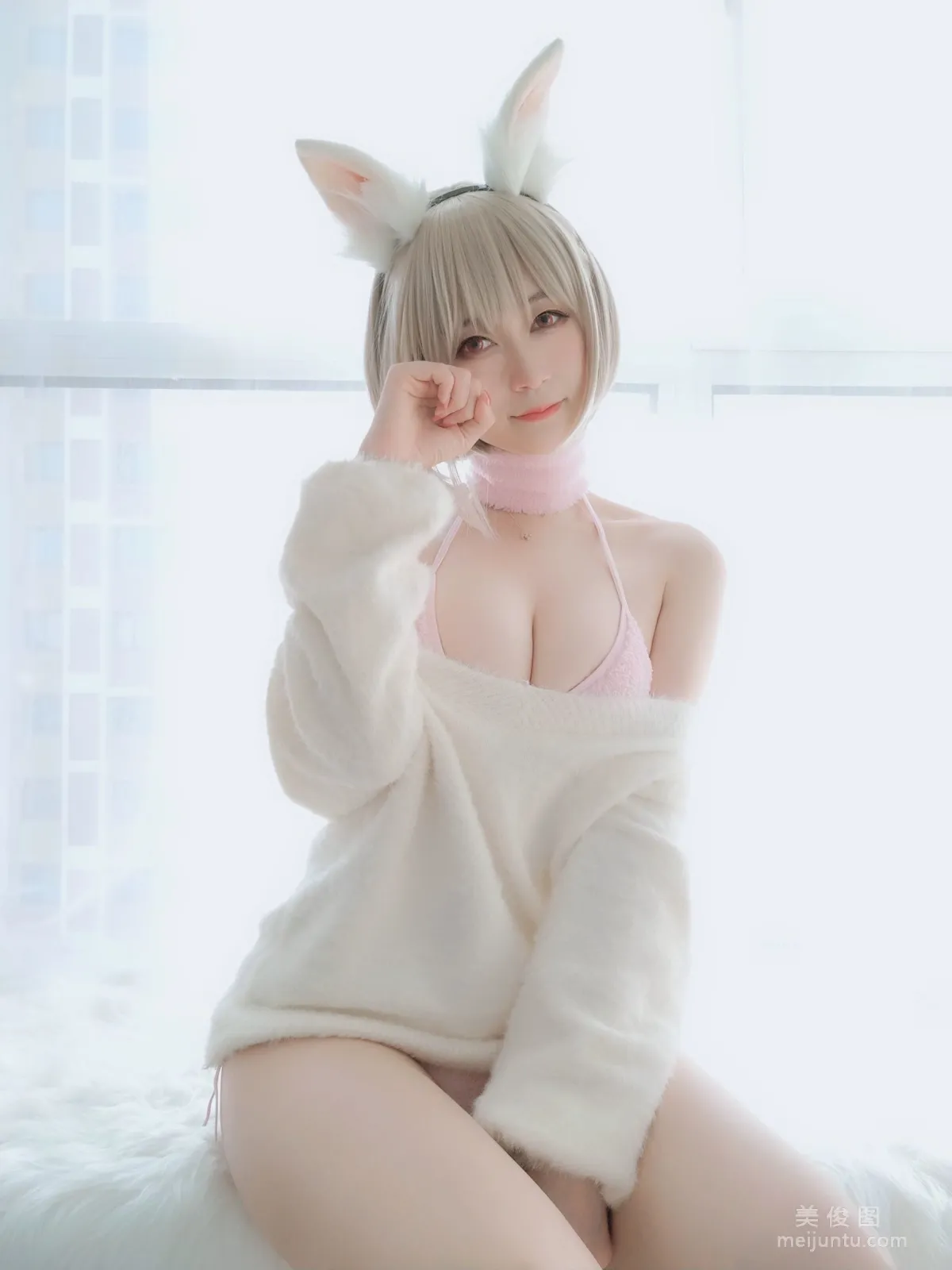 Coser小姐姐白銀81 《小白兔》 寫真集 32