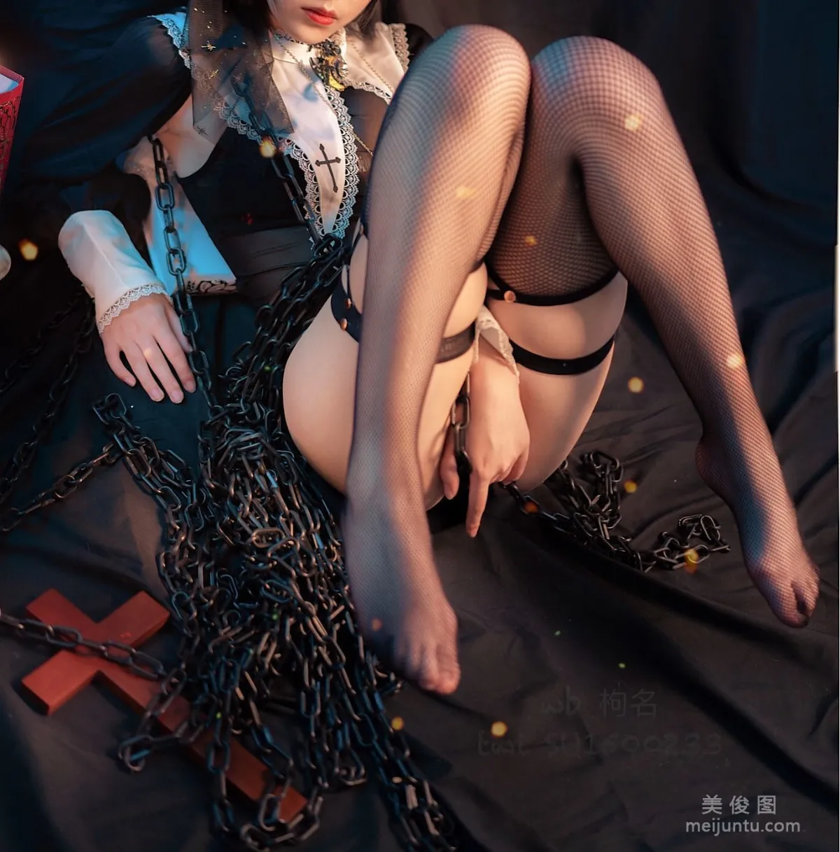 [網紅Coser] 逐月su 《修女》 寫真集 20