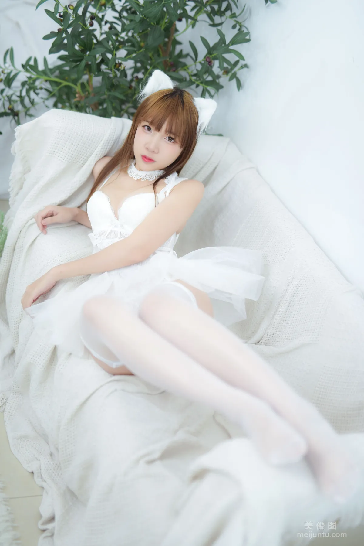 美女Coser二佐Nisa 《寵物少女 私房白婚紗》 寫真集 11
