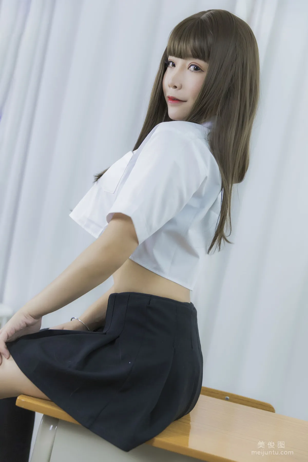 Coser妹子抱走莫子aa 《等你下課》 寫真集 10