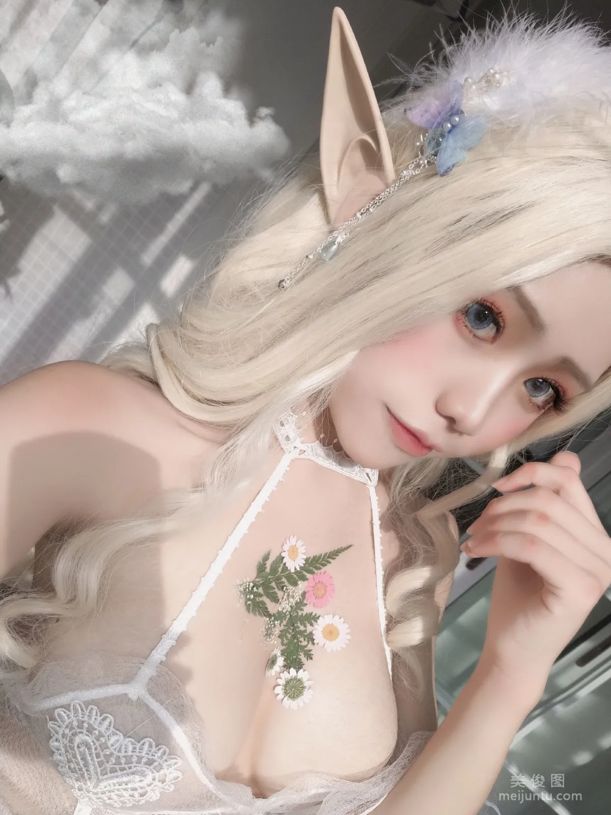 [美女Coser] 一笑芳香沁 《少女與花》 寫真集 4