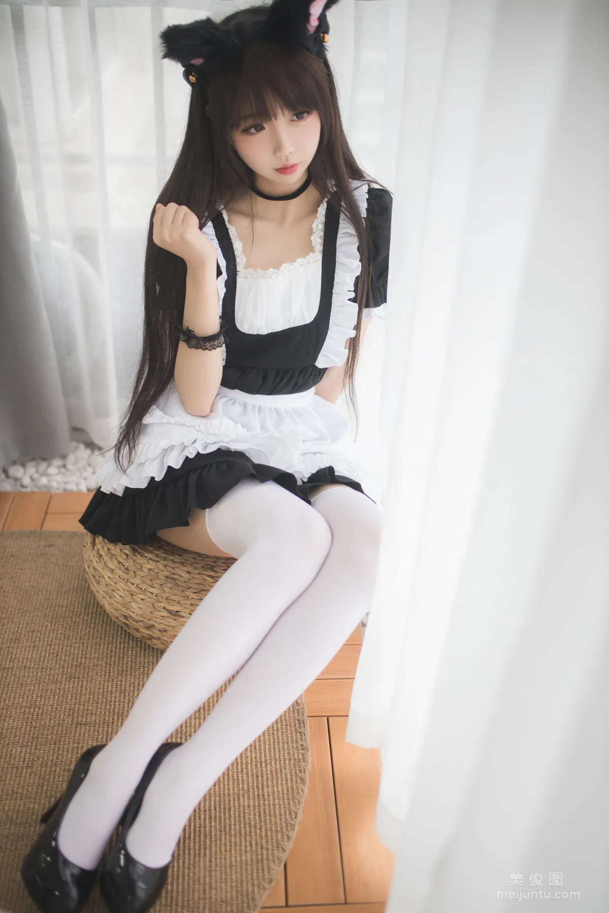 Coser小姐姐雪琪 《白絲女仆》 寫真集 11