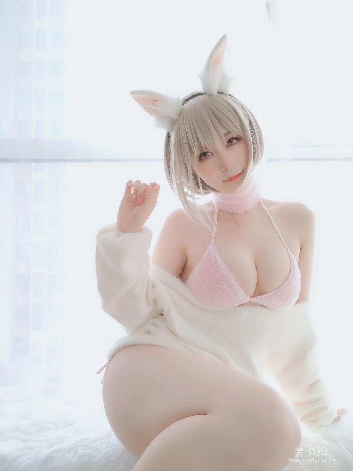Coser小姐姐白銀81 《小白兔》 寫真集 36