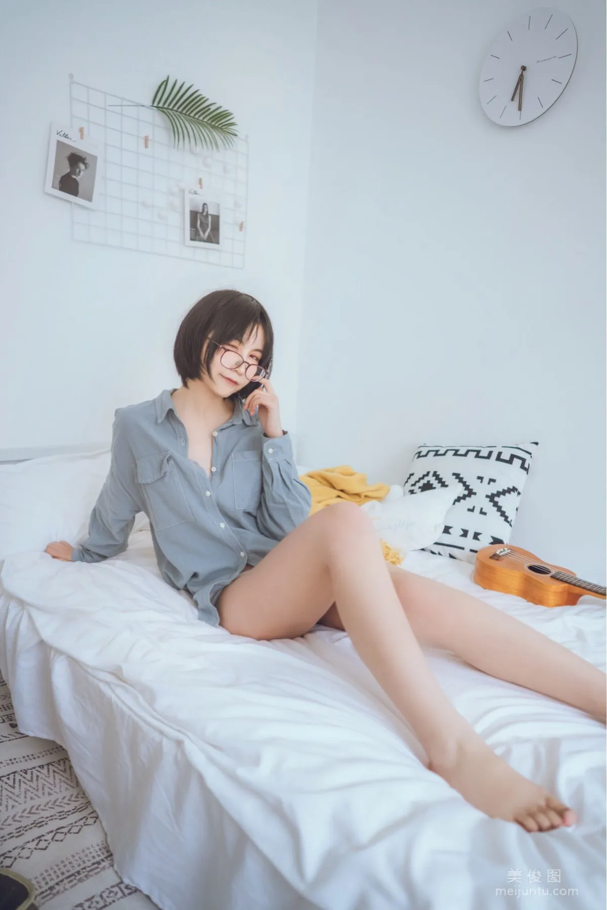 [網紅Coser] 逐月su 《藍色襯衫》 寫真集 19