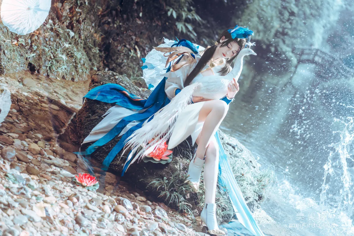 Coser戚顧兒MIKI 《王者榮耀 虞姬雲霓雀翎》 寫真集 3
