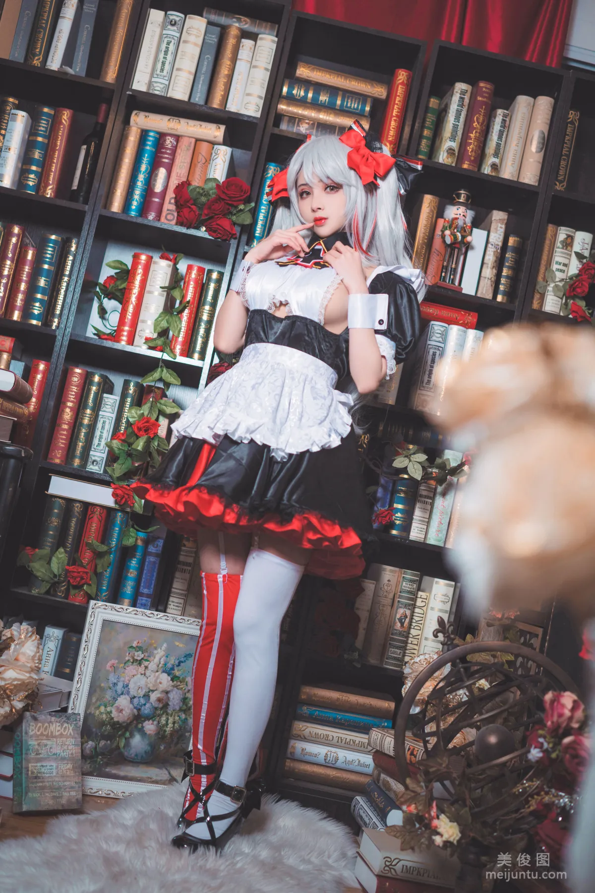 [網紅Coser] rioko涼涼子 《歐根女仆》 寫真集 1