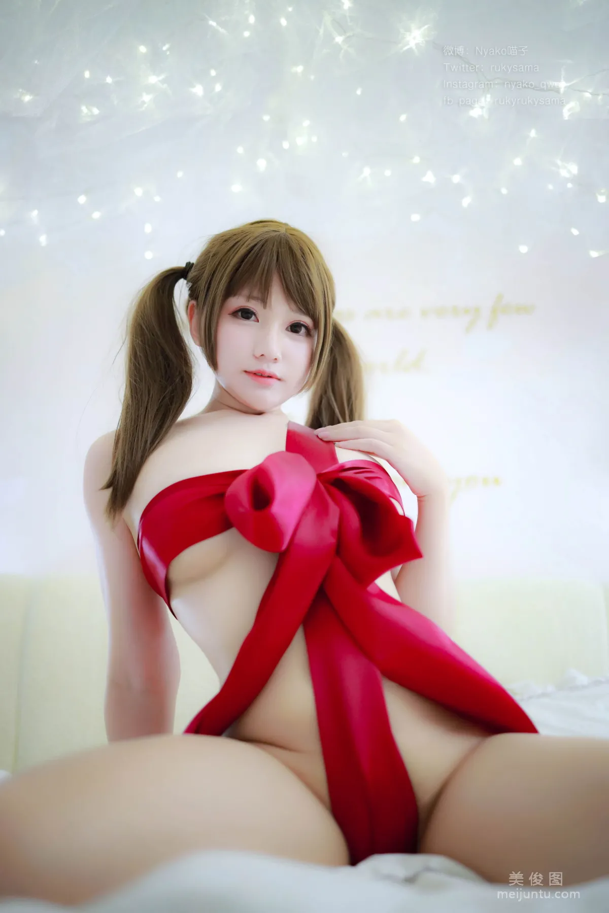 [美女Coser] Nyako喵子 《紅絲帶少女》 寫真集 27