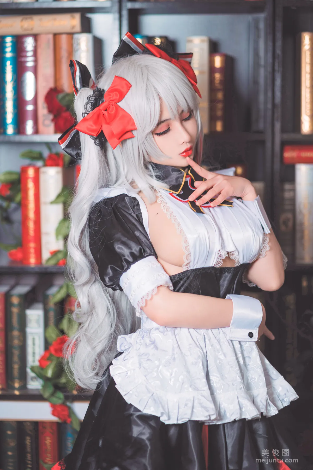 [網紅Coser] rioko涼涼子 《歐根女仆》 寫真集 5