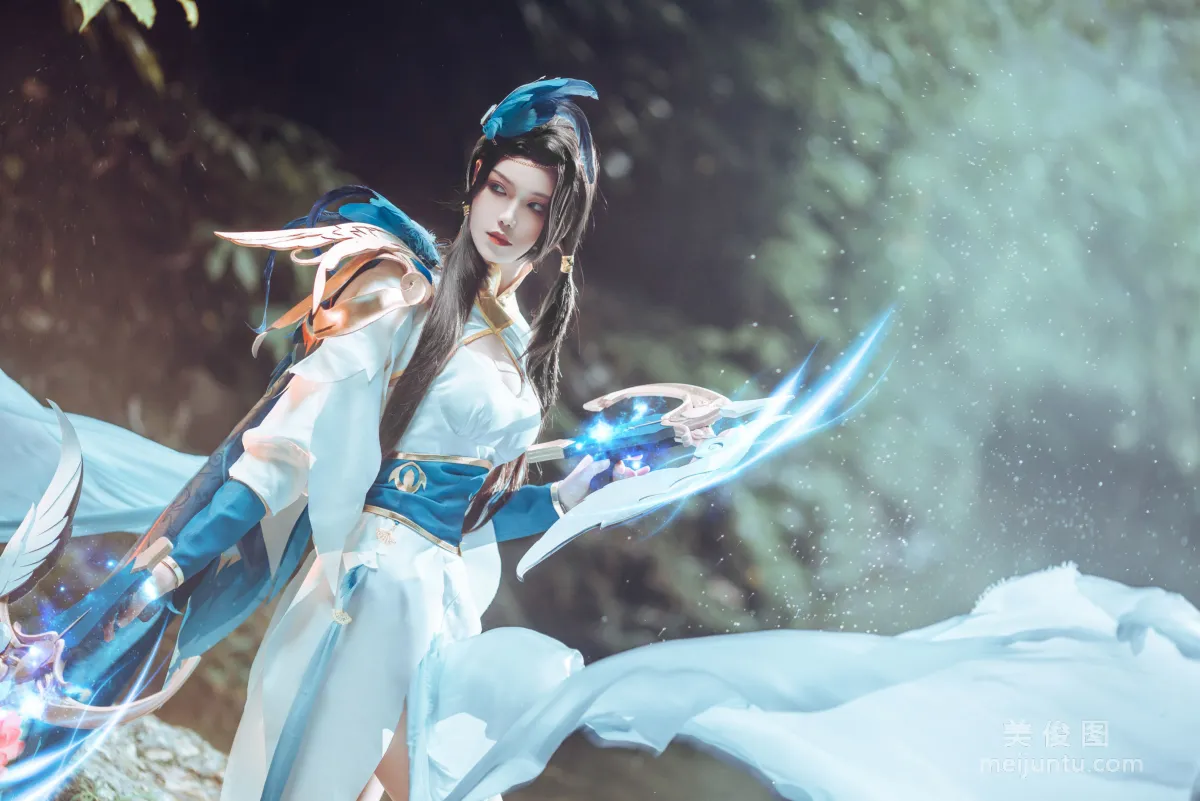Coser戚顧兒MIKI 《王者榮耀 虞姬雲霓雀翎》 寫真集 7
