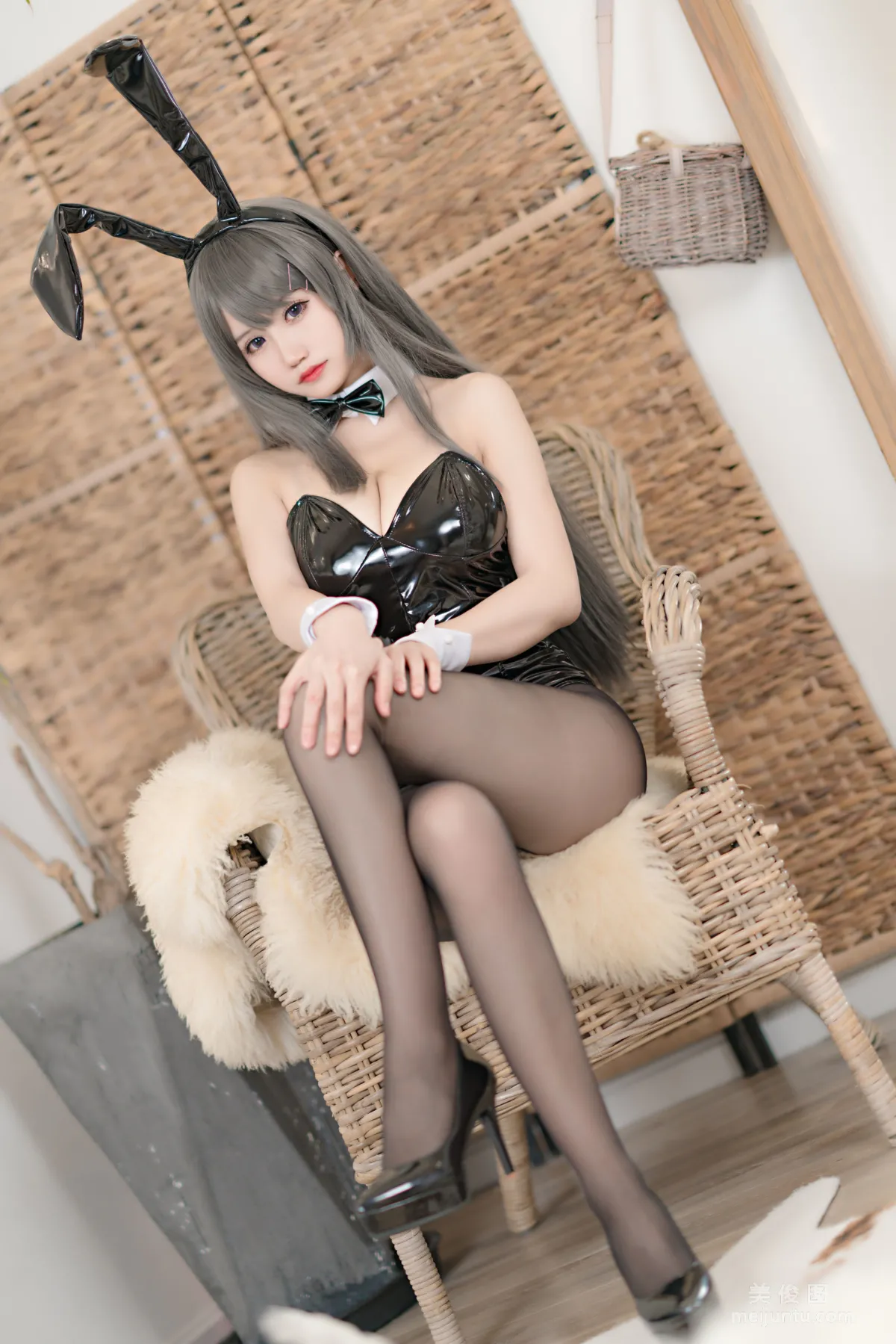 Coser美女小仓千代w 《麻衣兔女郎》 写真集1