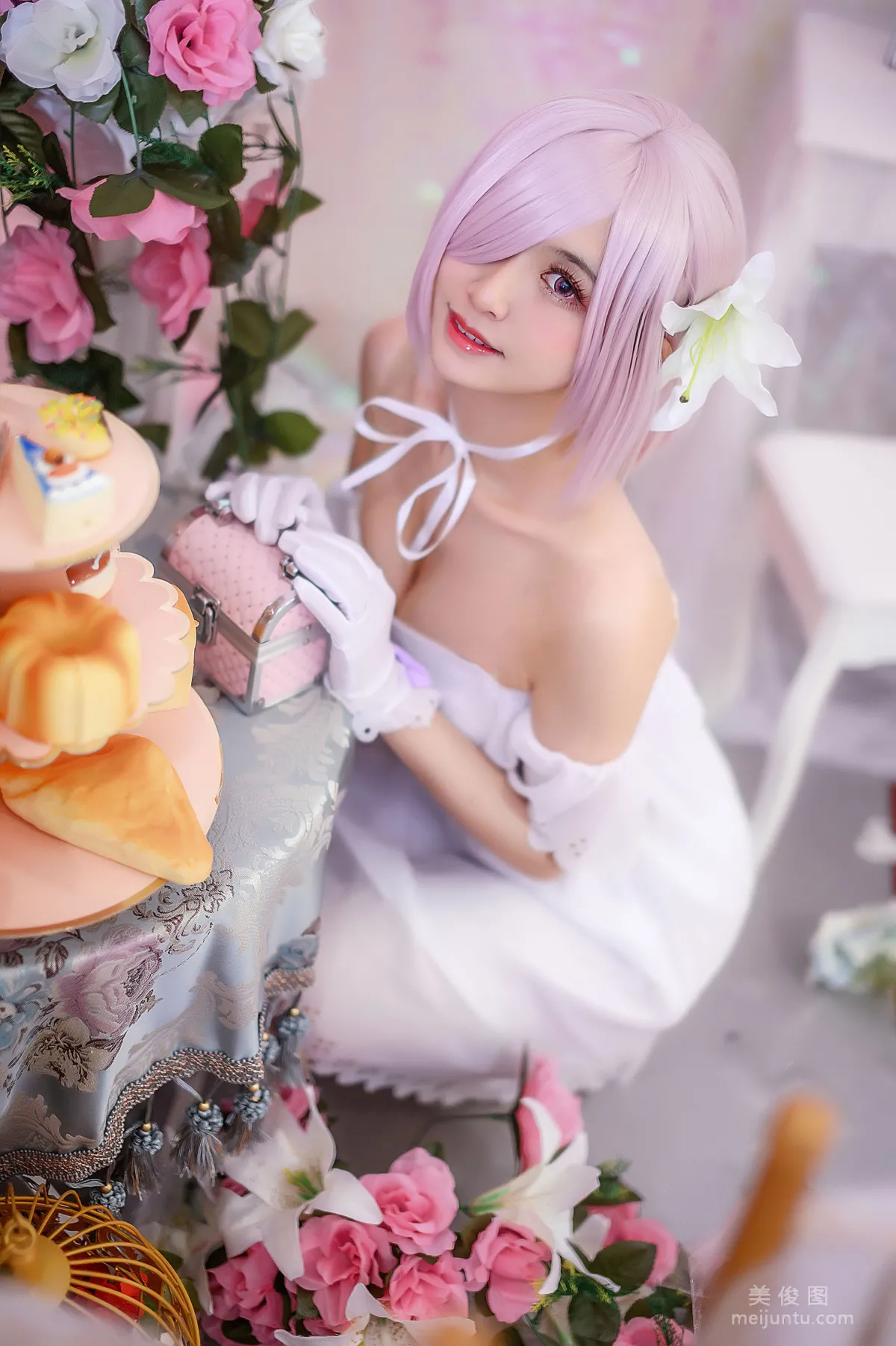人气Coser鳗鱼霏儿 《玛修白裙》 写真集2