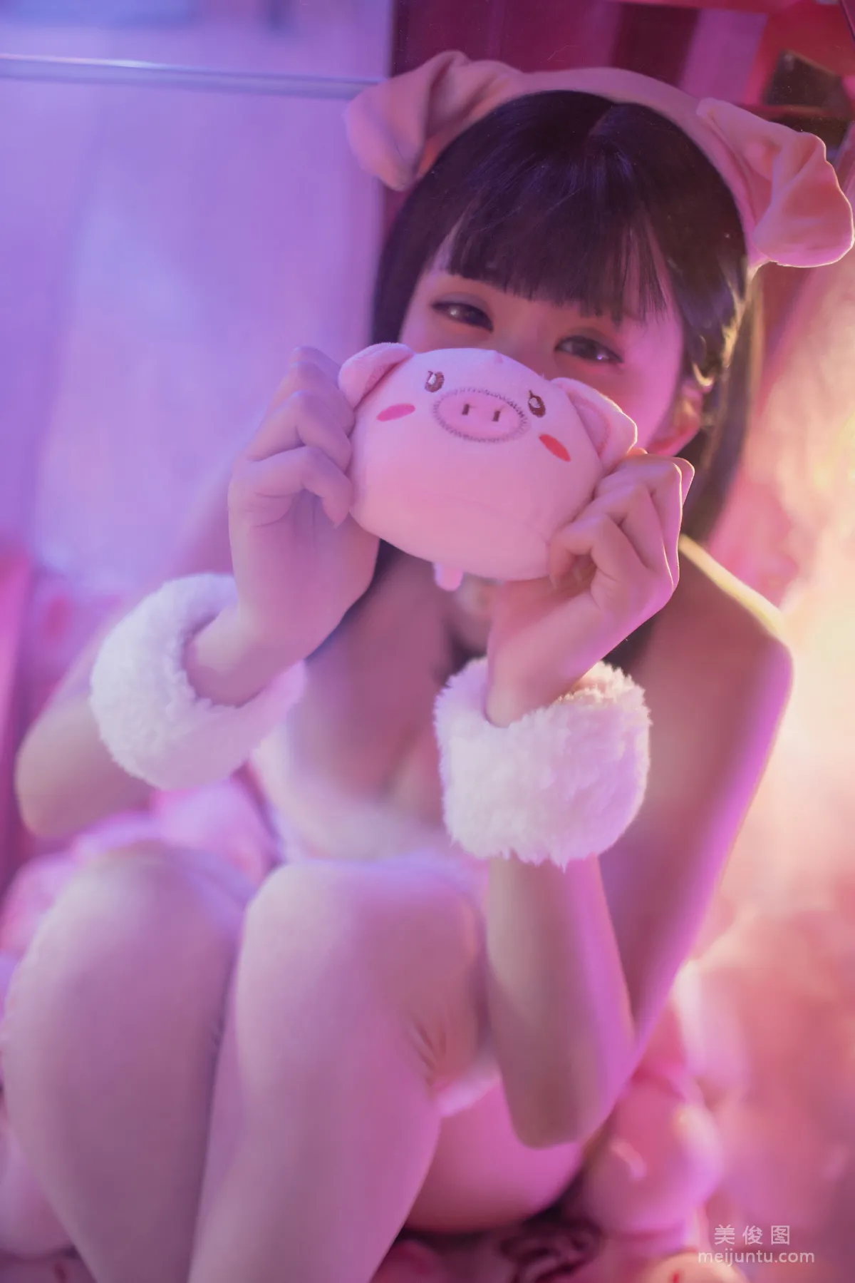 爱老师_PhD 《2018新年猪猪》 写真集7