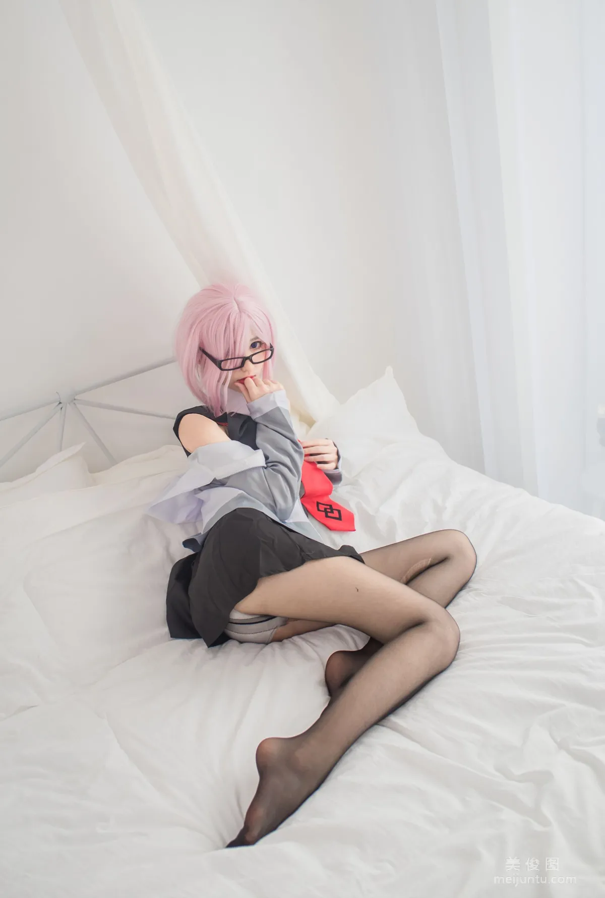 [網紅Coser] 南桃Momoko 《瑪修制服》 寫真集 13