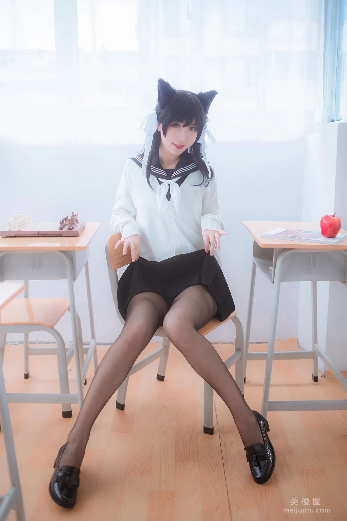 人氣美女Coser黑川 《獒犬制服》 寫真集 4