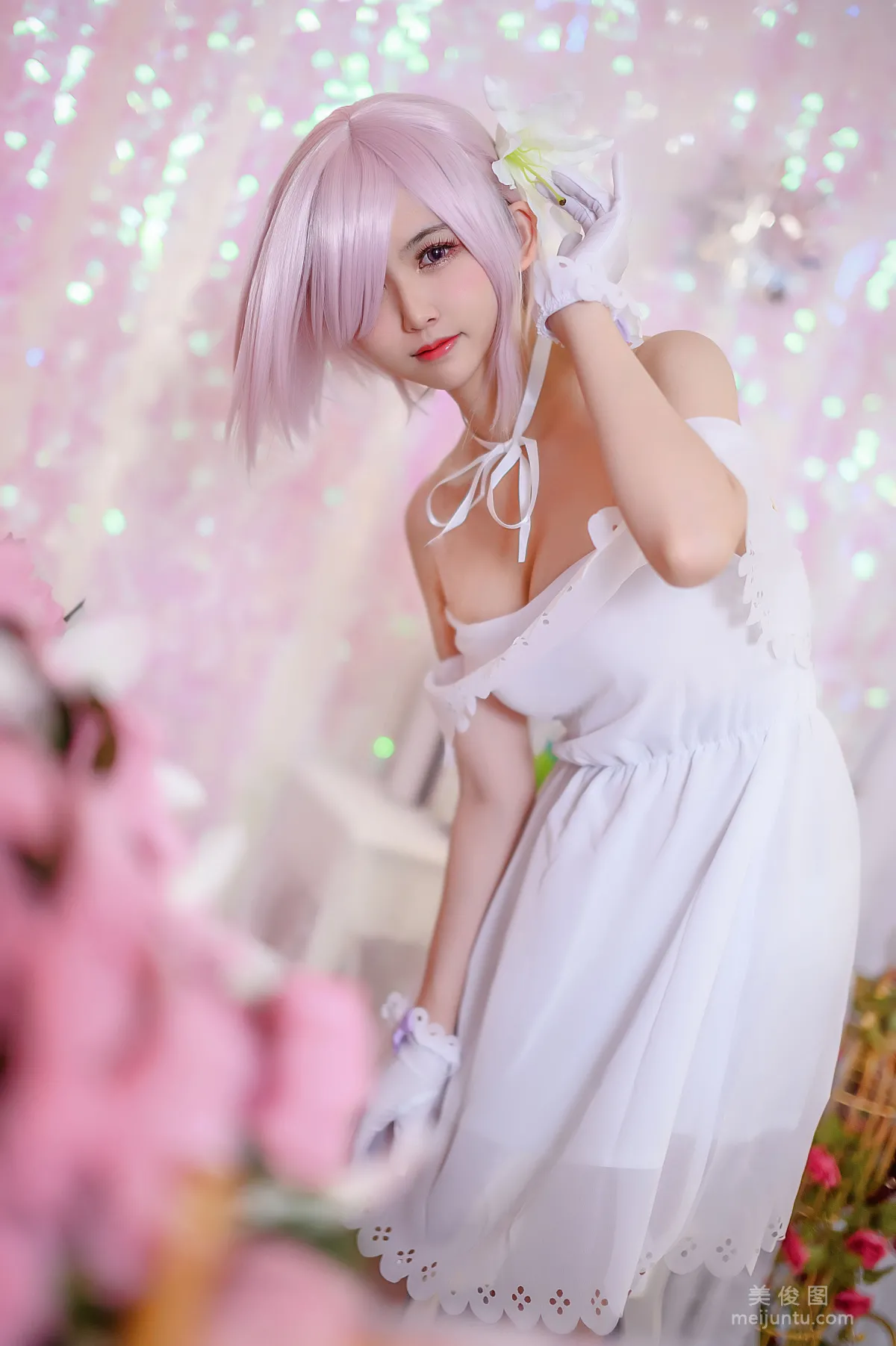 人气Coser鳗鱼霏儿 《玛修白裙》 写真集1