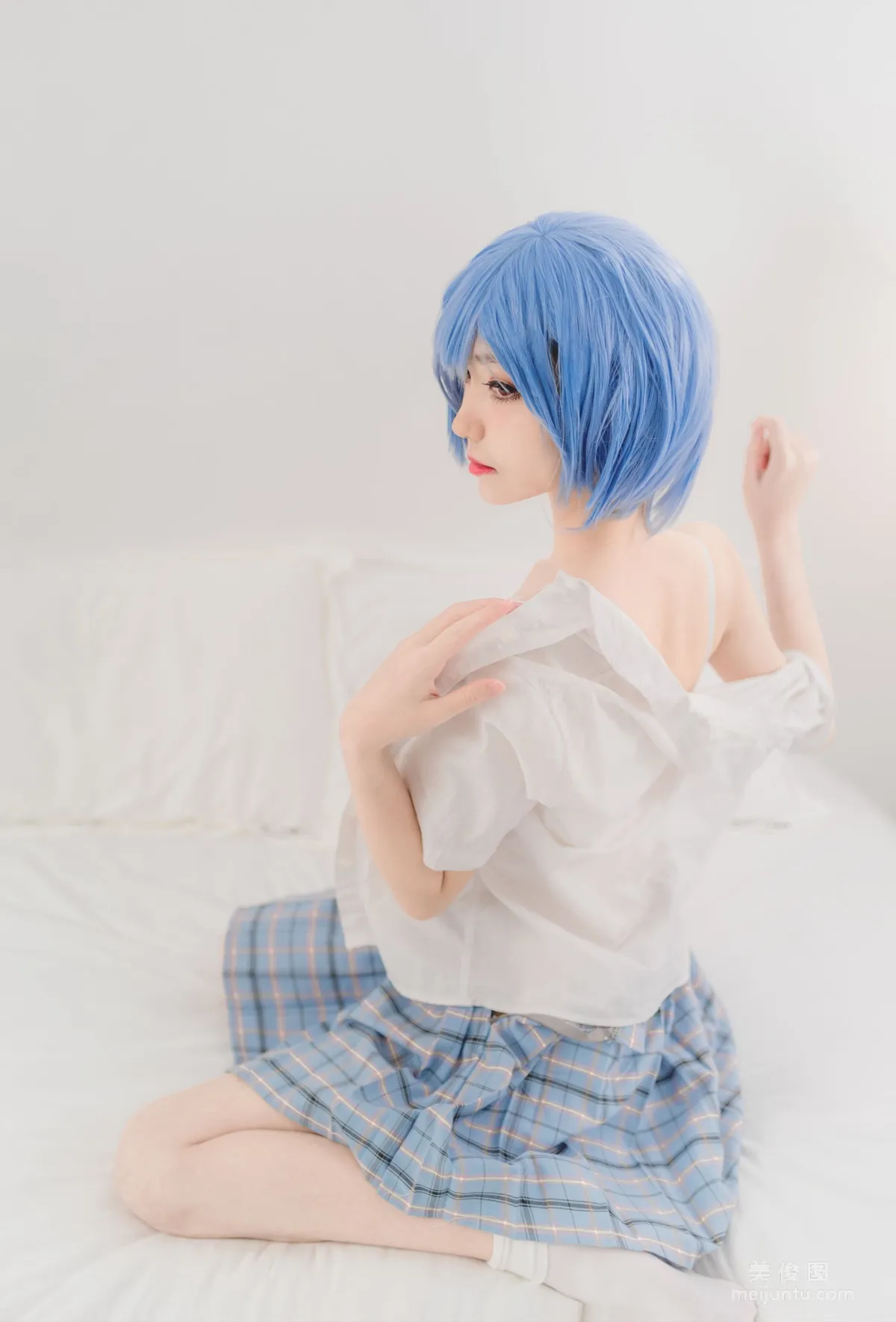 [美女Coser] 南桃Momoko 《绫波麗制服》 寫真集 9