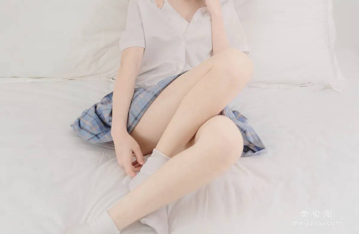 [美女Coser] 南桃Momoko 《绫波麗制服》 寫真集 4