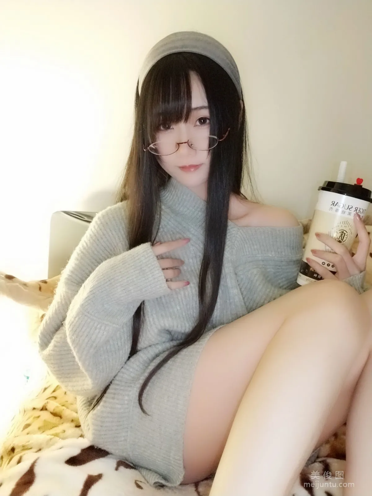 動漫博主曉美媽 《奶茶小姐》 寫真集 2