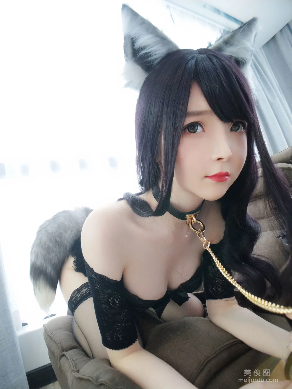 [網紅Coser] 一小央澤 《黑狐姐姐》 寫真集 46