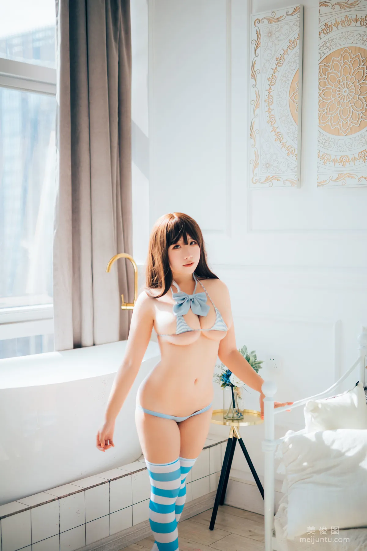 [網紅美女Coser] 從從從從鸾 《藍白條》 寫真集 16