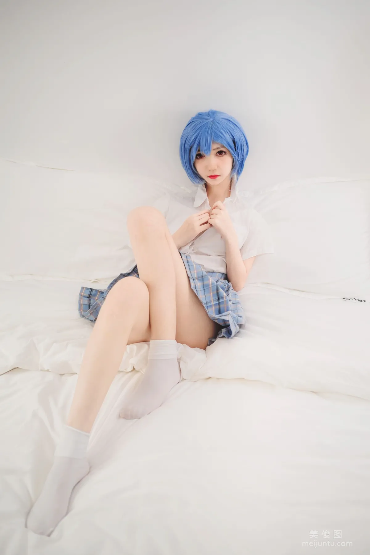 [美女Coser] 南桃Momoko 《绫波麗制服》 寫真集 23