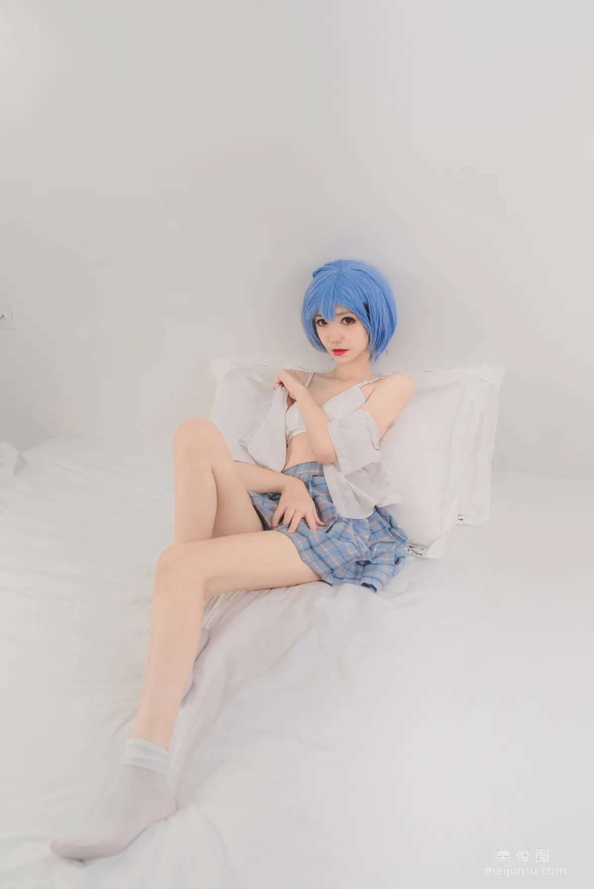 [美女Coser] 南桃Momoko 《绫波麗制服》 寫真集 10