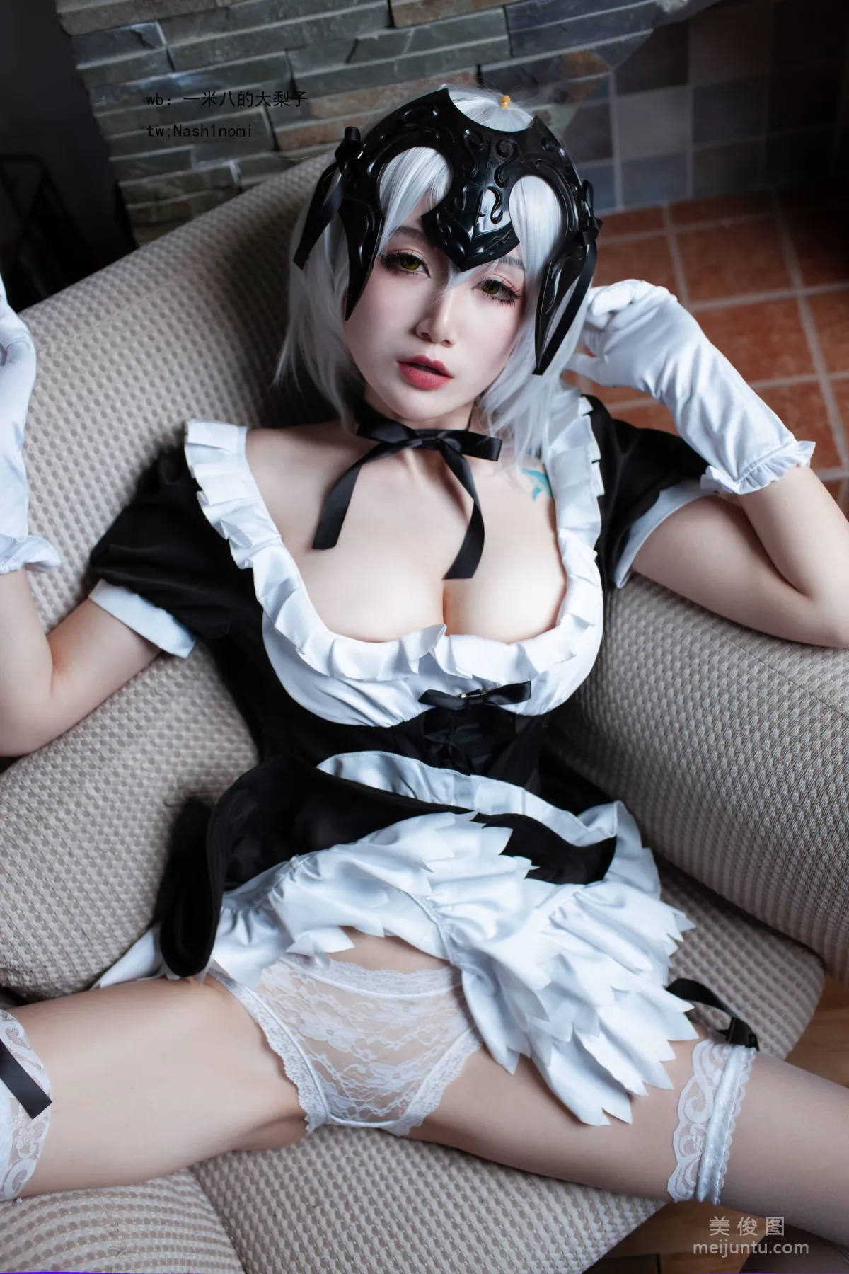 一米八的大梨子 《黑貞GK手辦女仆》 寫真集 23