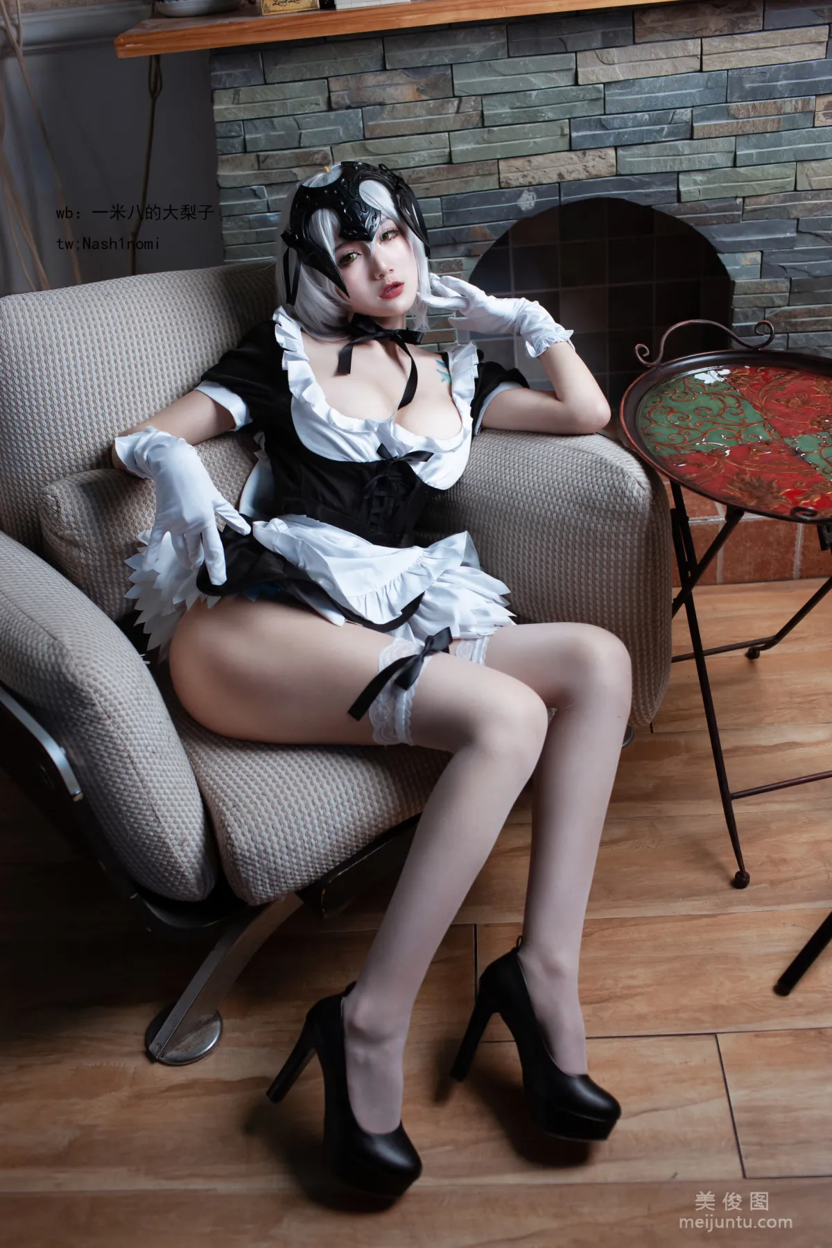 一米八的大梨子 《黑貞GK手辦女仆》 寫真集 22
