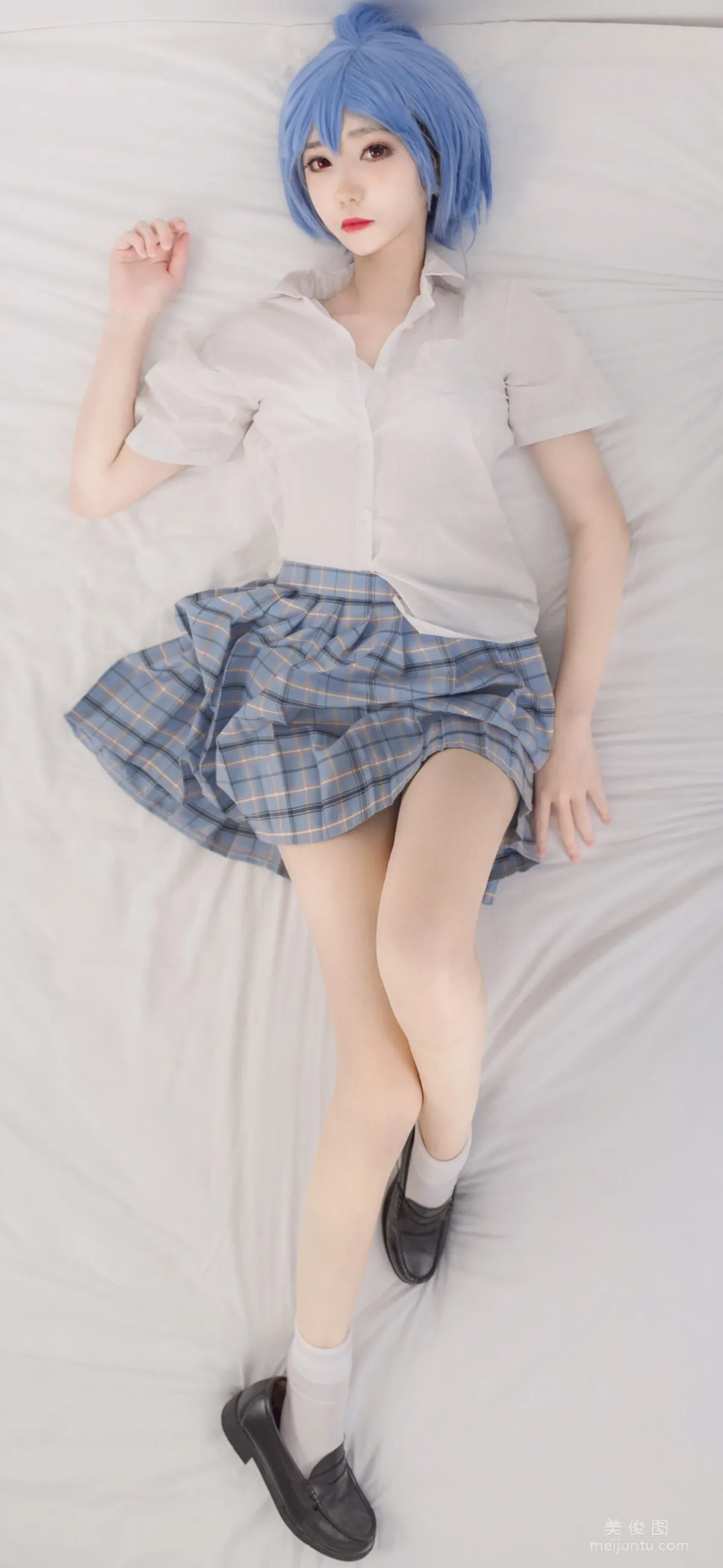 [美女Coser] 南桃Momoko 《绫波麗制服》 寫真集 2
