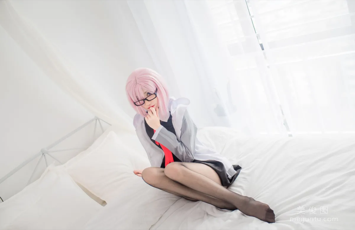 [網紅Coser] 南桃Momoko 《瑪修制服》 寫真集 20