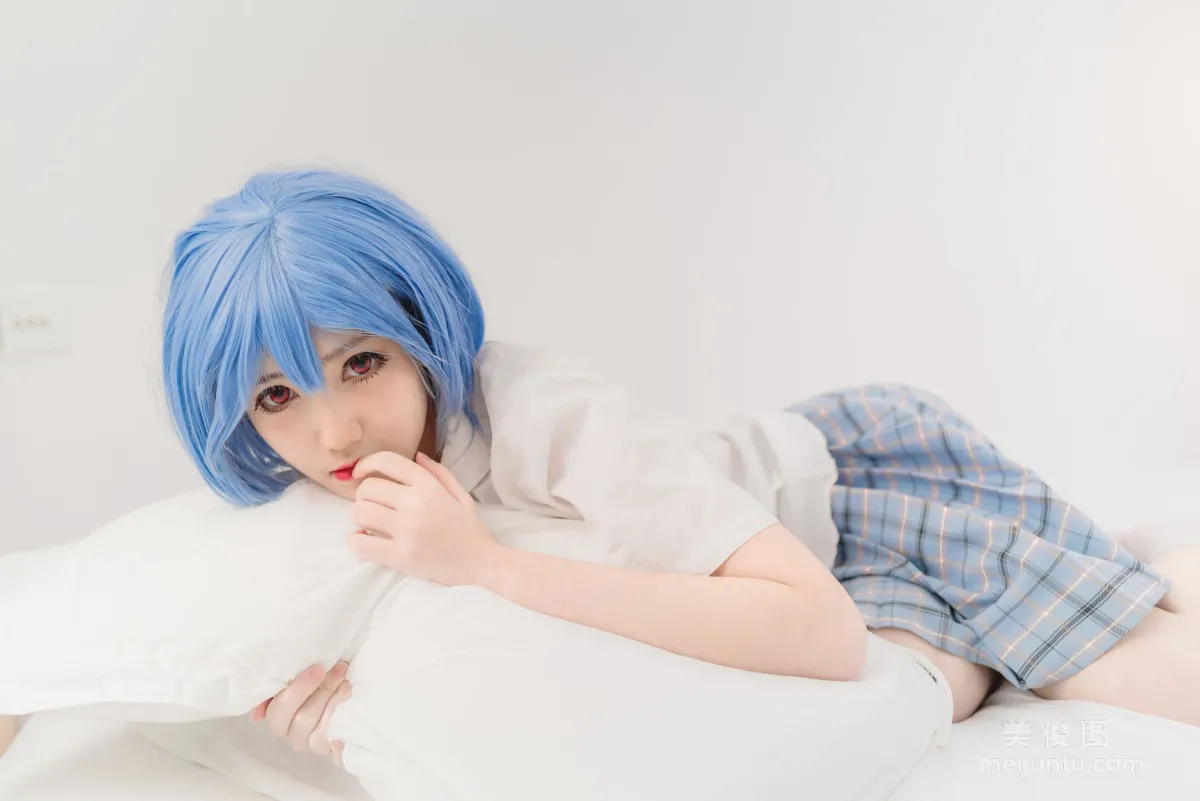 [美女Coser] 南桃Momoko 《绫波麗制服》 寫真集 15