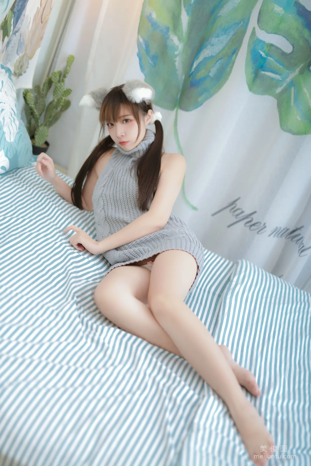 二佐Nisa 《宠物少女 私房露背毛衣》 写真集2