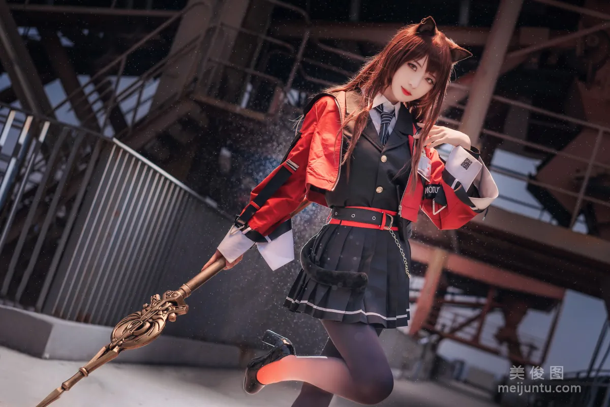彌音音ww 《明日方舟 天火》 寫真集 7