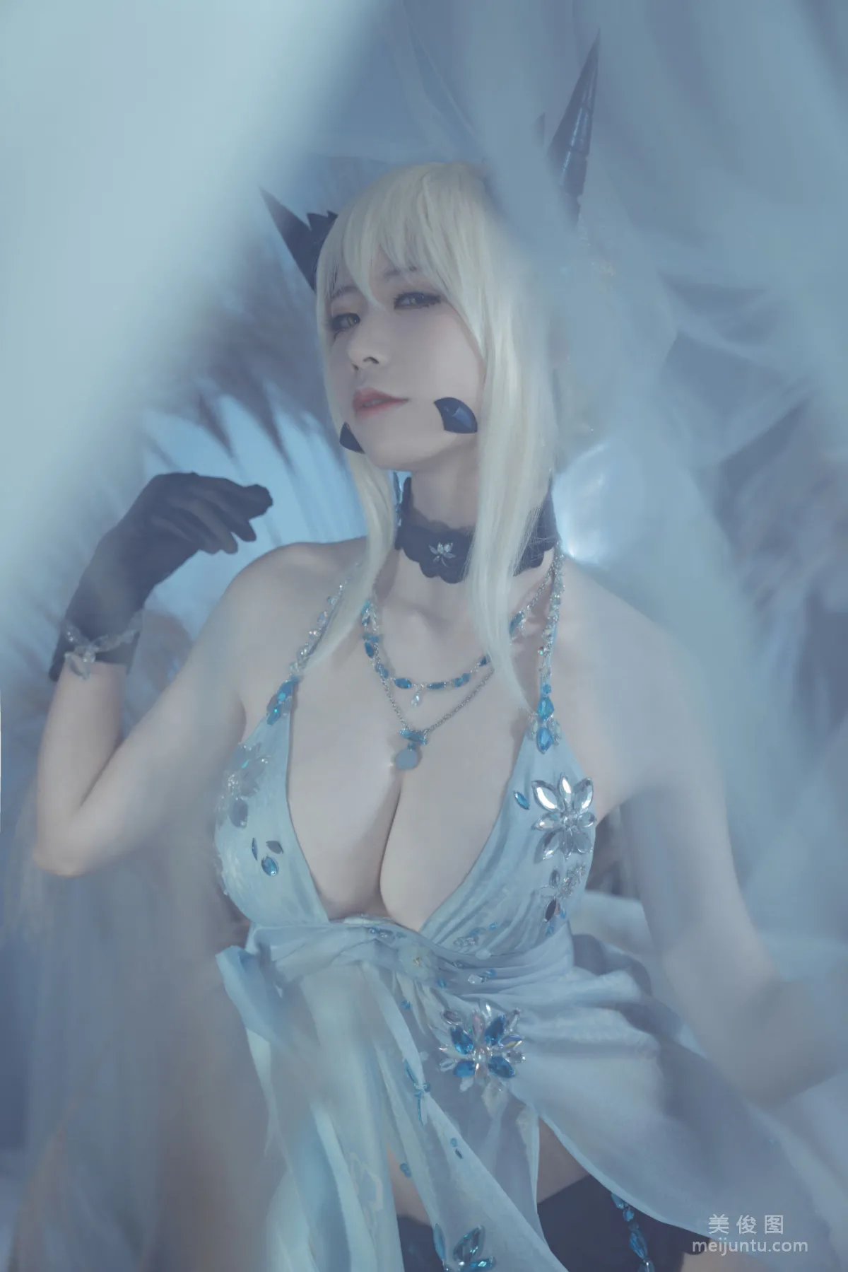 [美女Coser] 爱老师_PhD 《黑枪呆 皇室糖霜》 写真集7