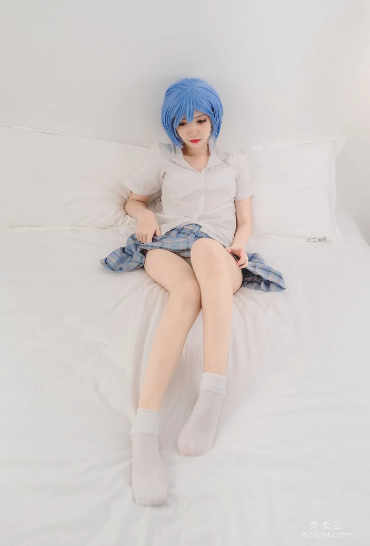 [美女Coser] 南桃Momoko 《绫波麗制服》 寫真集 17