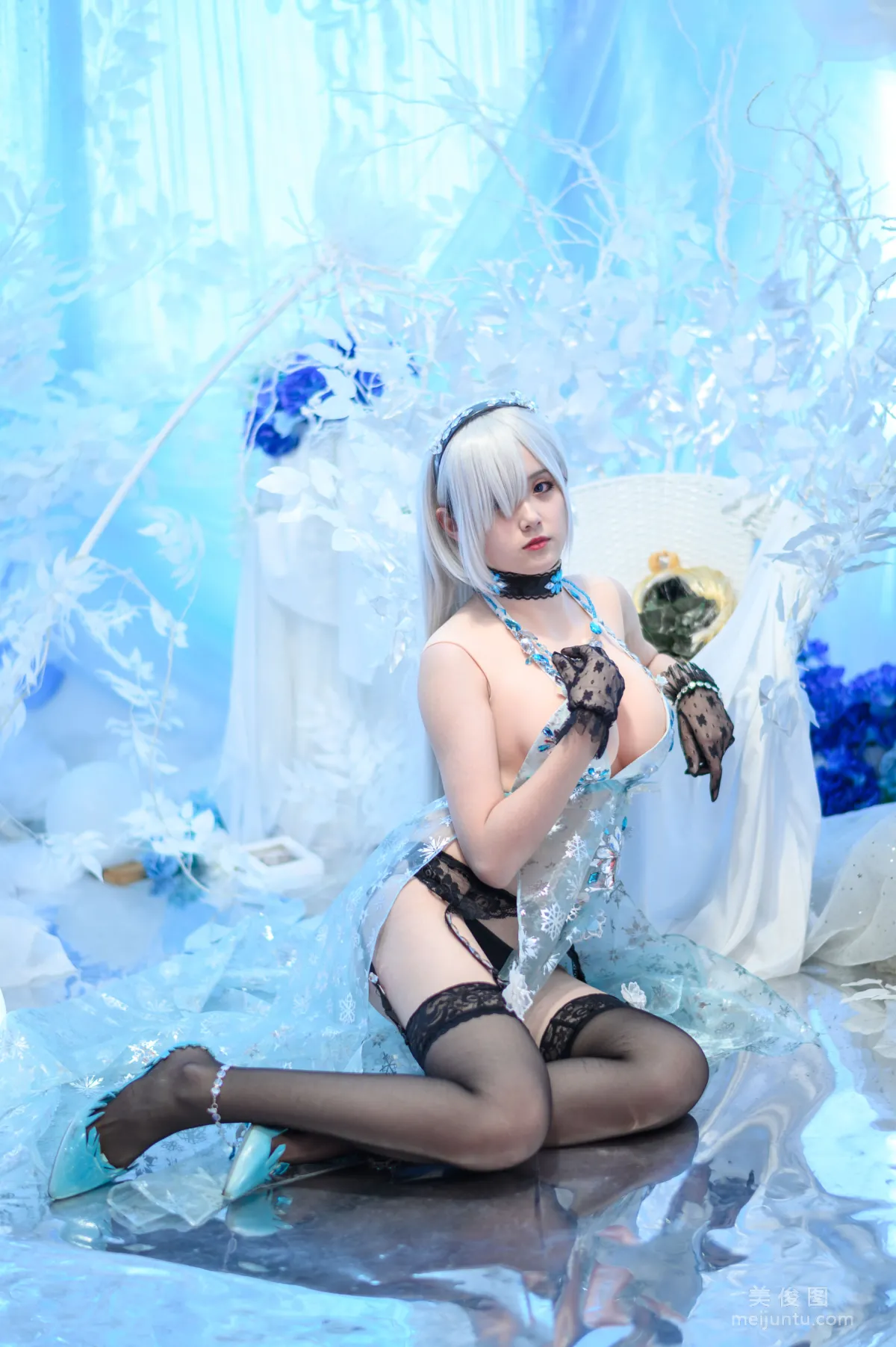 Coser秋楚楚Akisoso 《女皇》 寫真集 15