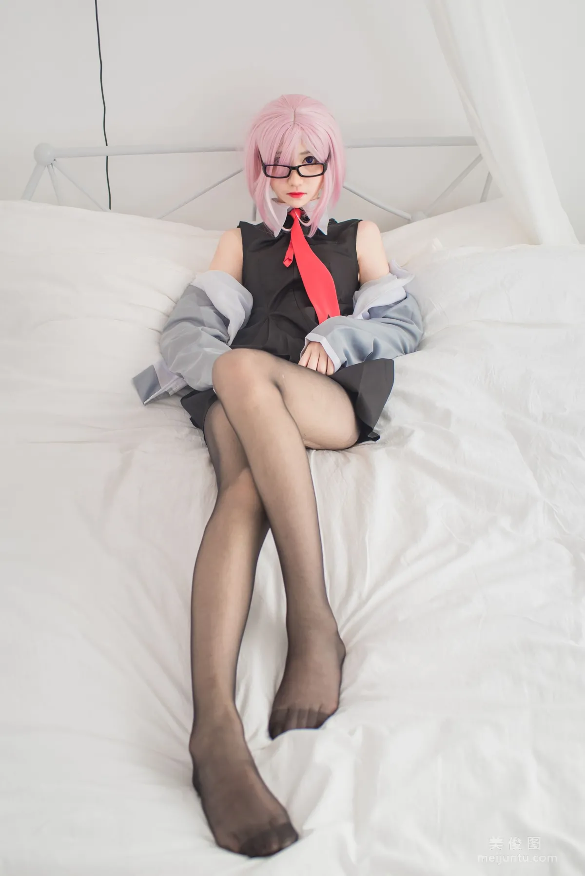 [網紅Coser] 南桃Momoko 《瑪修制服》 寫真集 12