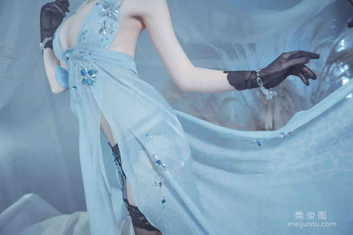 [美女Coser] 爱老师_PhD 《黑枪呆 皇室糖霜》 写真集8