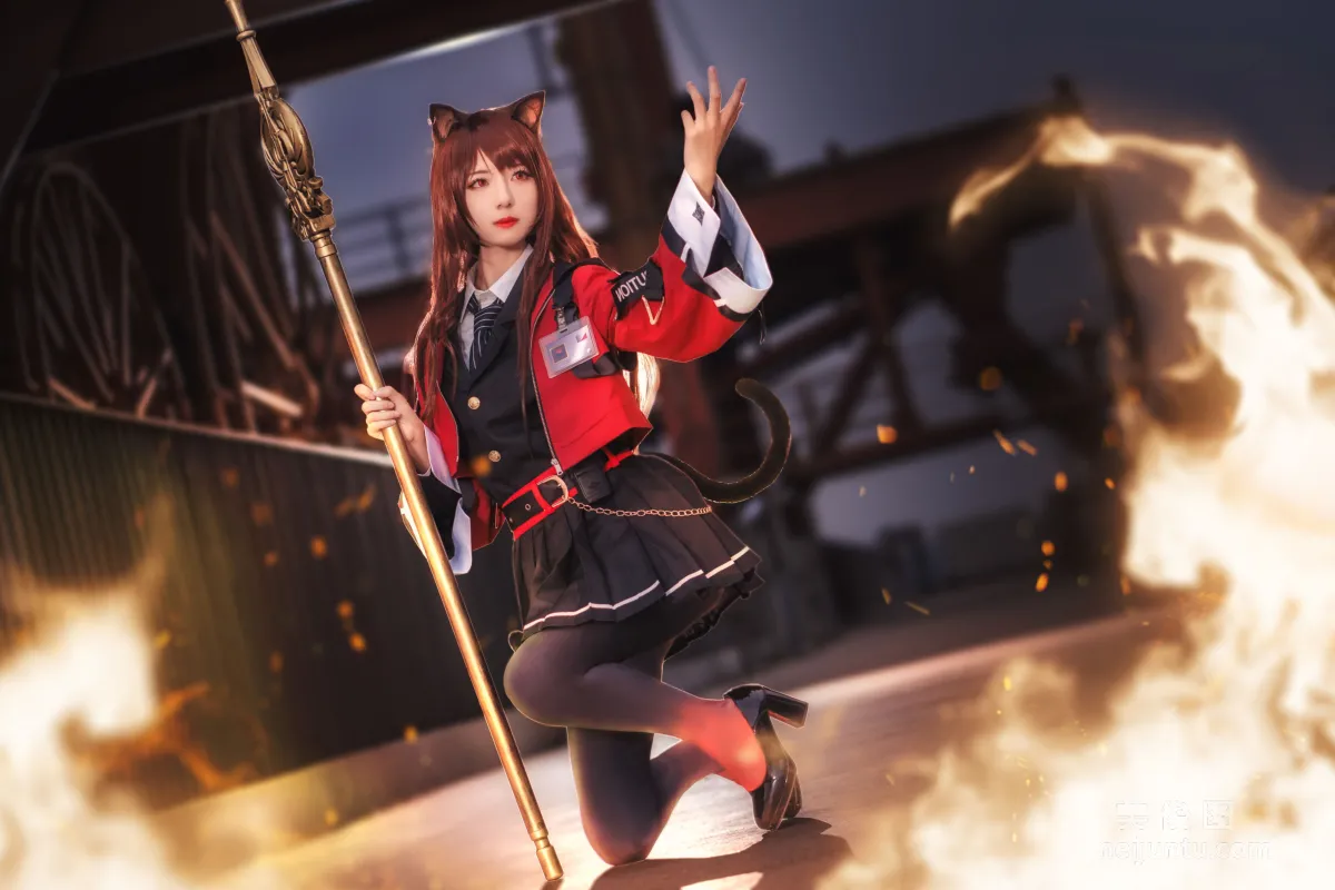 彌音音ww 《明日方舟 天火》 寫真集 8