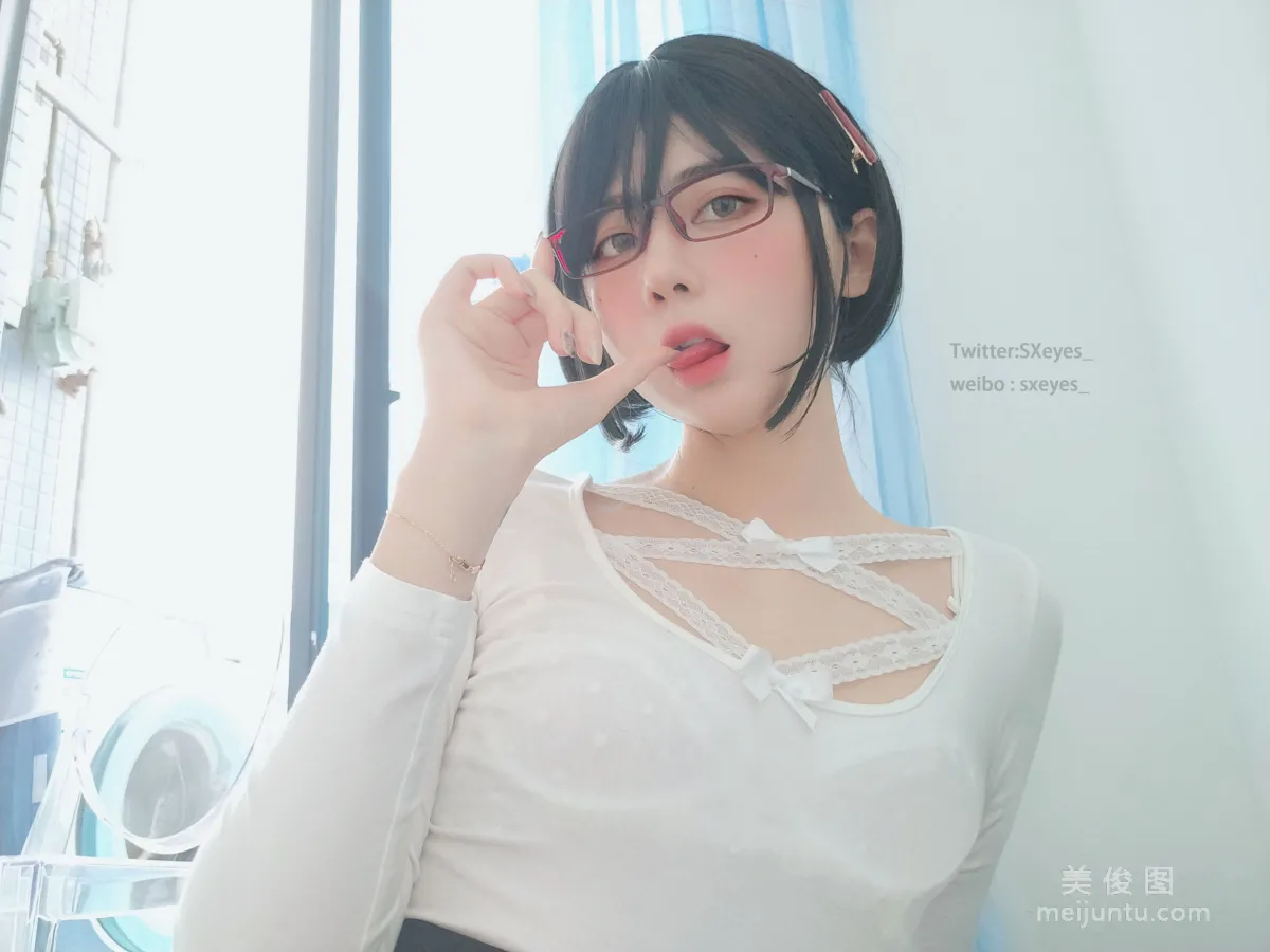 眼醬大魔王w 《白蕾絲姐姐》 寫真集 6