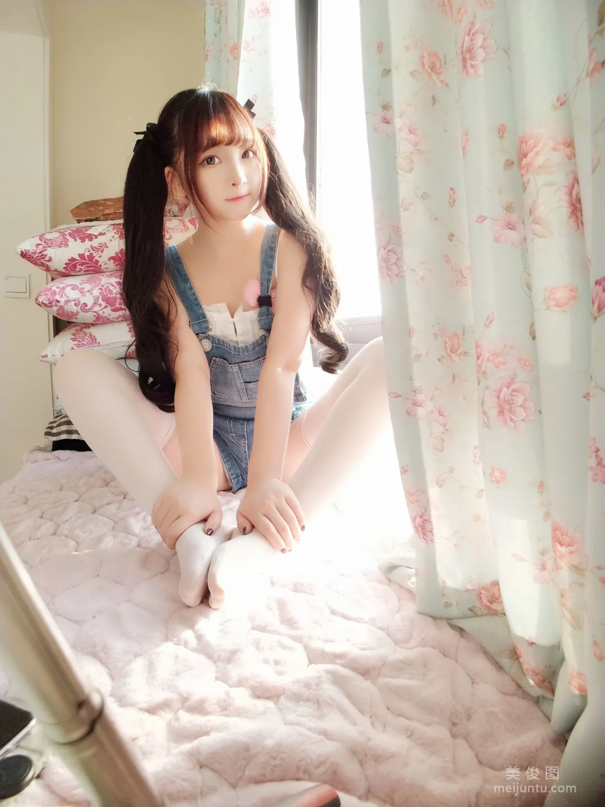[網紅Coser] 古川kagura 《牛仔吊帶短褲》 寫真集 30