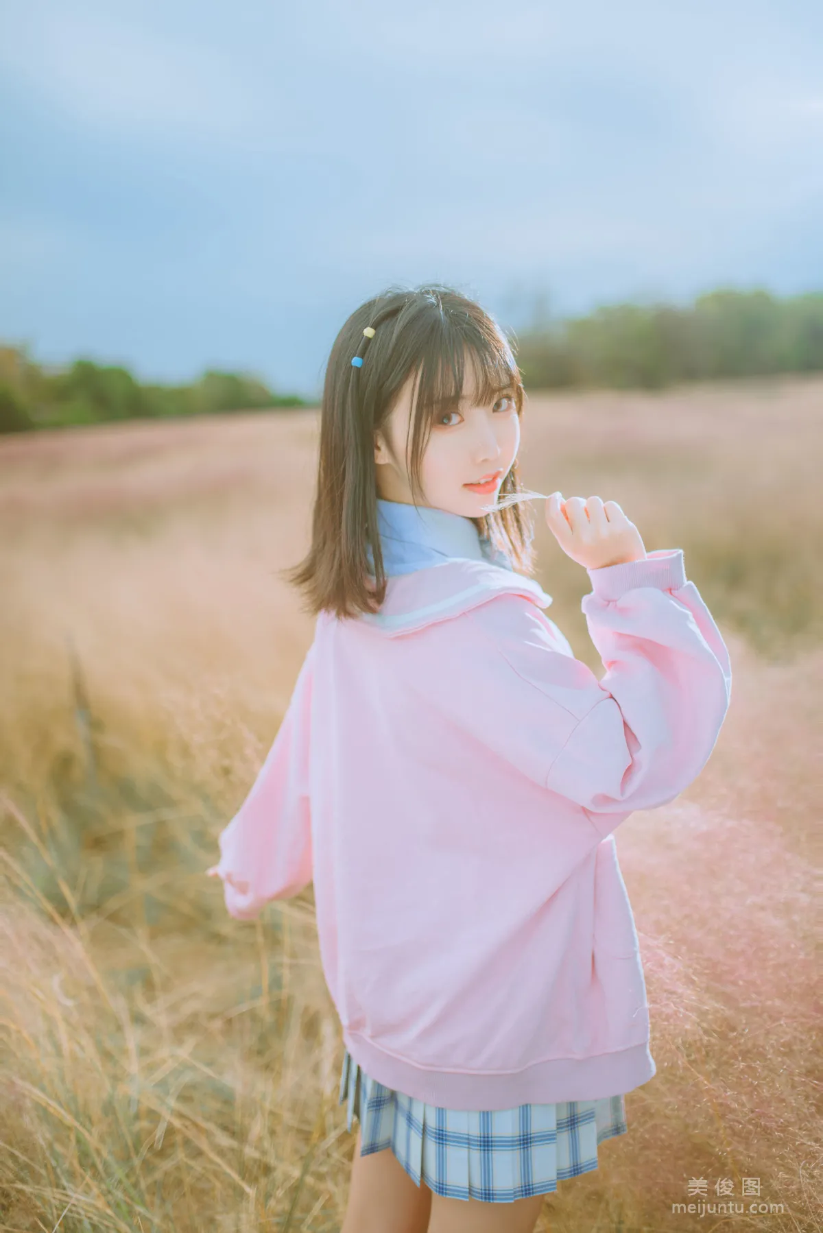 人氣Coser面餅仙兒 《粉黛草JK》 寫真集 19