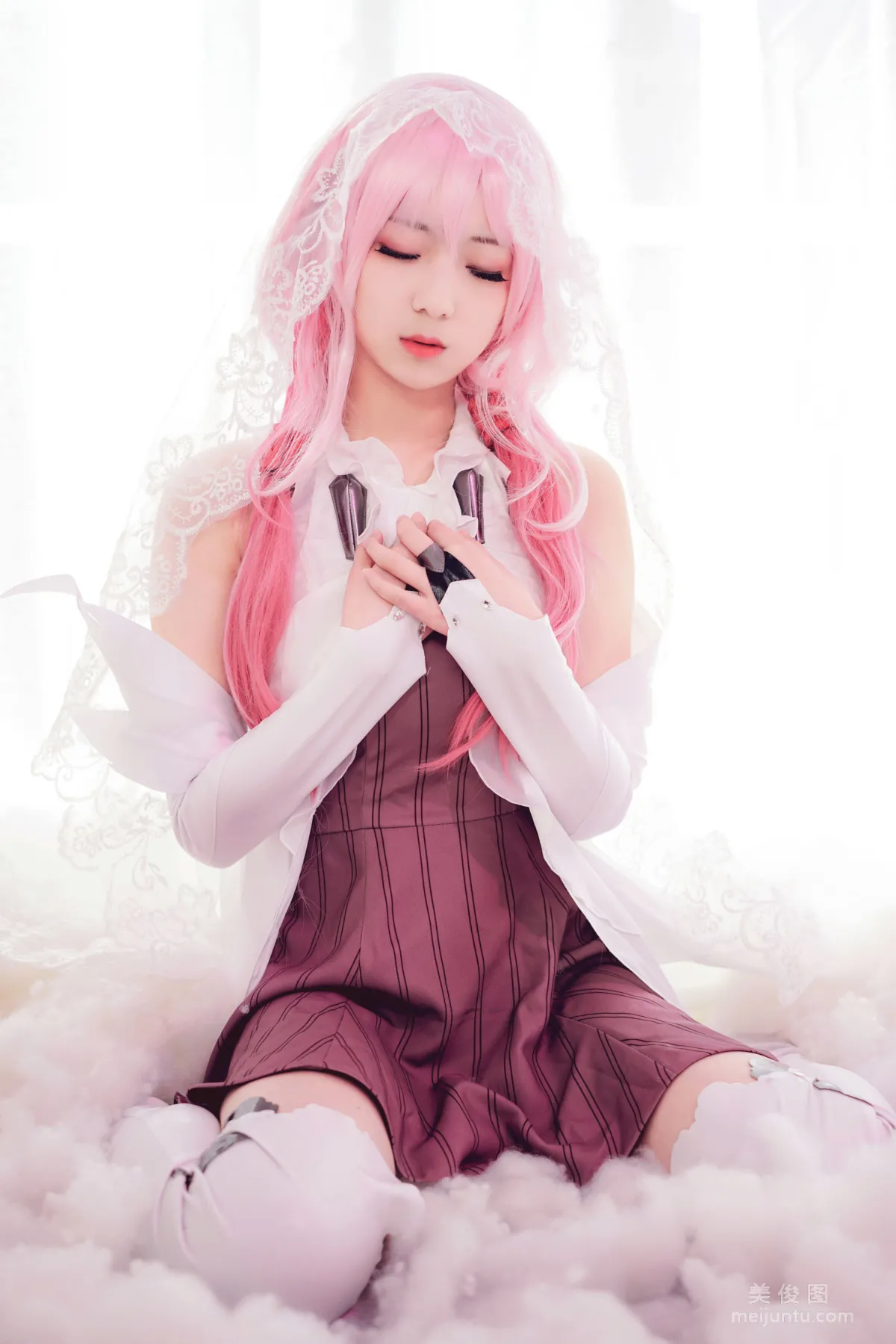 [美女Coser] 弥音音ww 《ALTER EGO》 写真集2