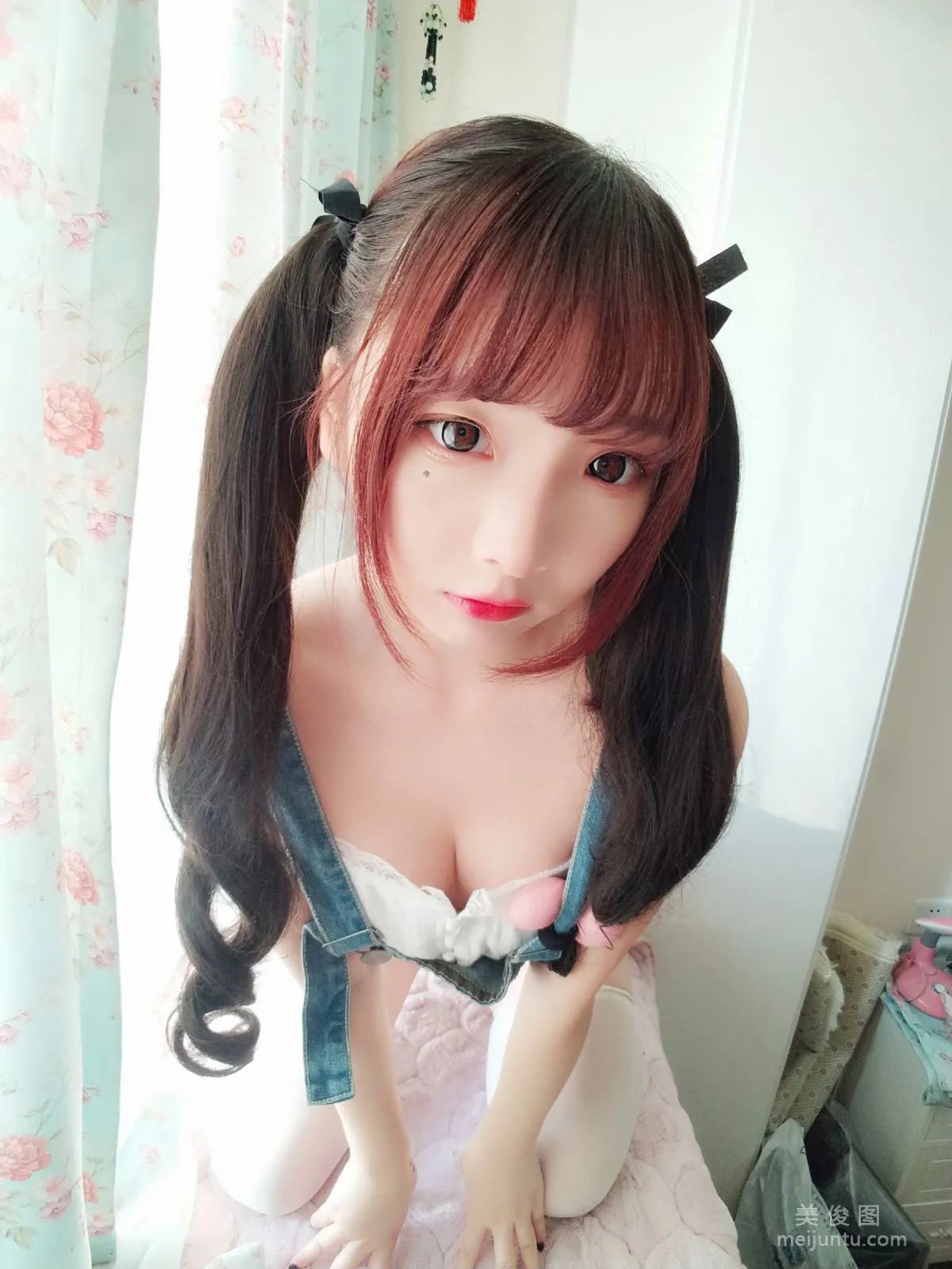 [網紅Coser] 古川kagura 《牛仔吊帶短褲》 寫真集 5