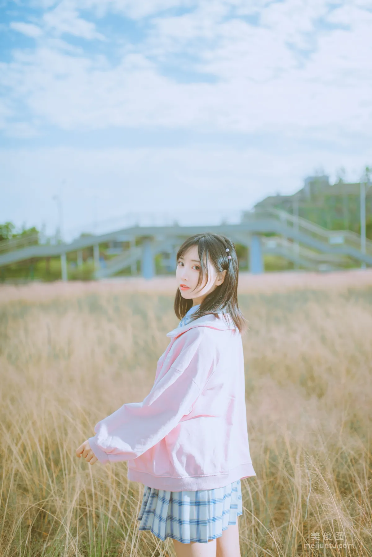 人氣Coser面餅仙兒 《粉黛草JK》 寫真集 10