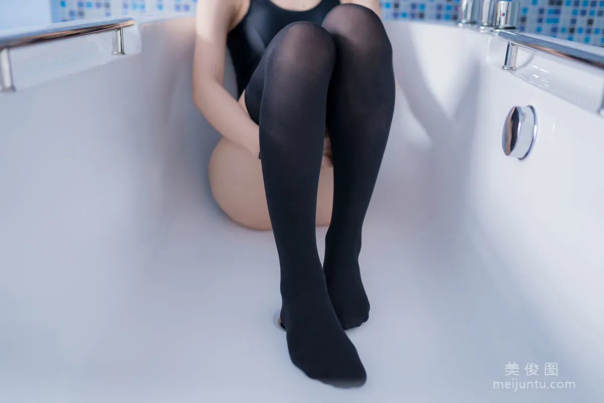 [網紅Coser] 南桃Momoko 《黑絲精靈》 寫真集 34