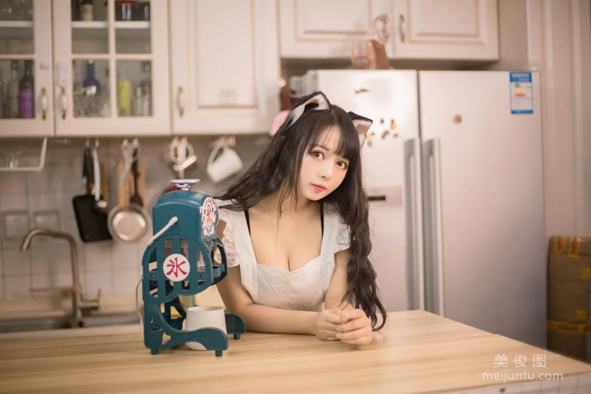 [美女Coser] 黑貓貓OvO 《廚房》 寫真集 10