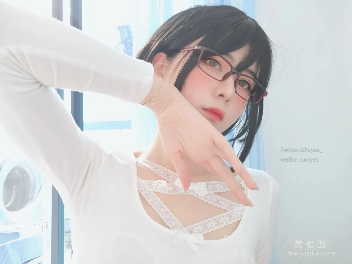 眼醬大魔王w 《白蕾絲姐姐》 寫真集 5