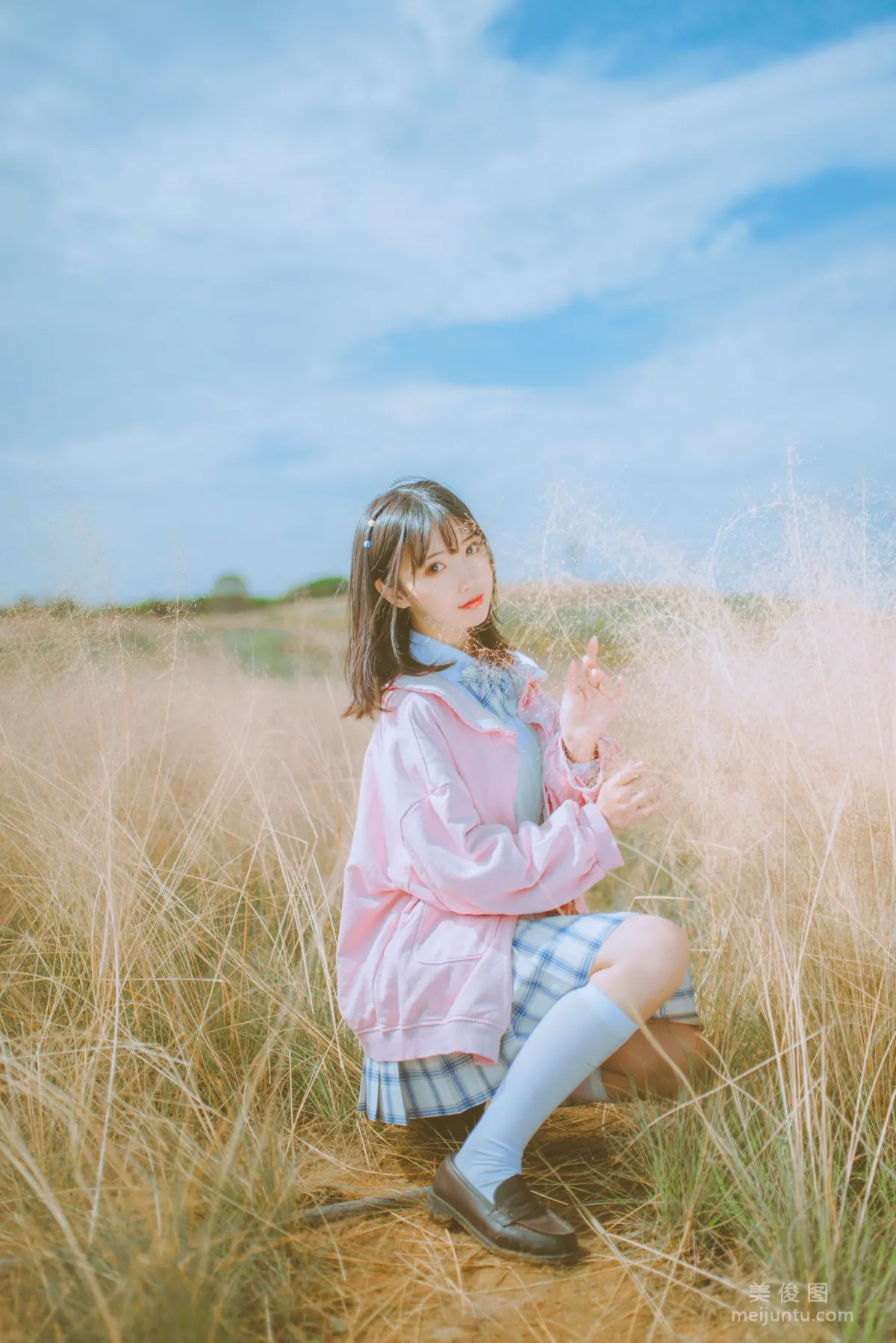 人氣Coser面餅仙兒 《粉黛草JK》 寫真集 6